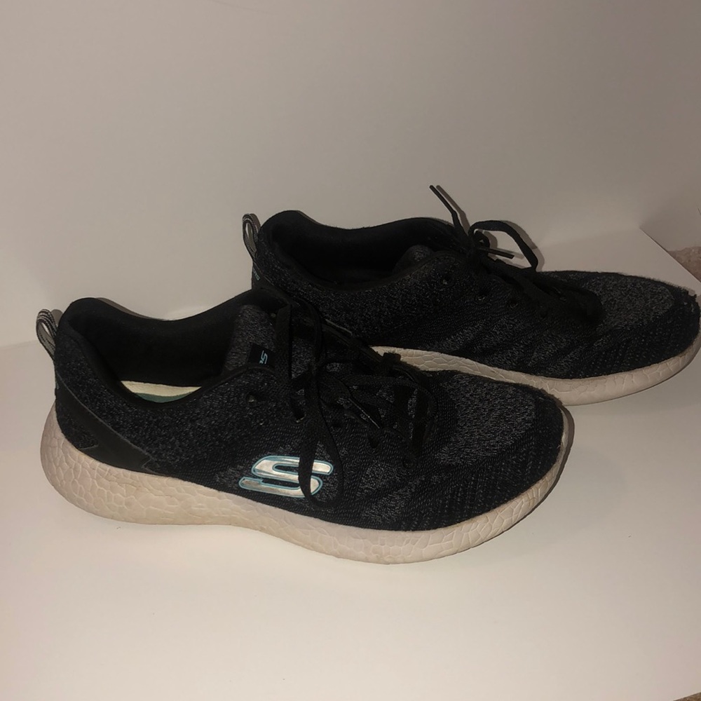 Sketchers Sneakers